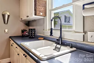 1511 White Oak Rd, Bakersville, NC 28705 - Photo 8