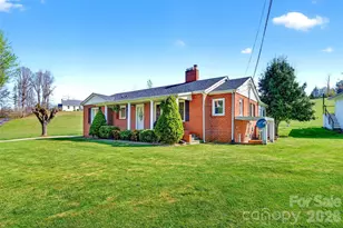 1511 White Oak Rd, Bakersville, NC 28705 - Photo 2