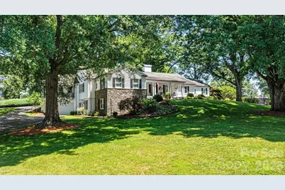 842 North Center Street, Hickory, NC 28601 - Photo 2