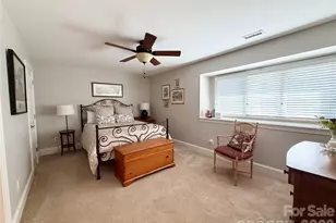 8964 Challis Hill Ln, Charlotte, NC 28226 - Photo 32