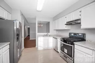 5823 Green Forest Dr, Charlotte, NC 28212 - Photo 14