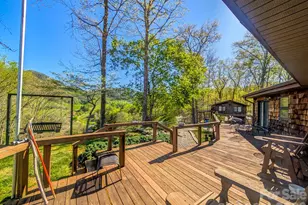 572 Pleasant Valley Rd, Burnsville, NC 28714 - Photo 12