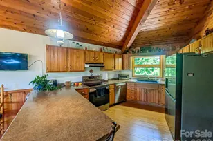 572 Pleasant Valley Rd, Burnsville, NC 28714 - Photo 22