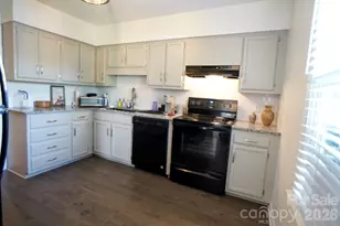 2705 N Center St, Hickory, NC 28601 - Photo 4