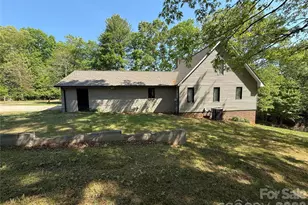 2922 Lovie Ln, Hudson, NC 28638 - Photo 4