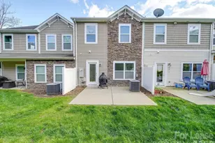 5657 Tipperlinn Way, Charlotte, NC 28278 - Photo 2