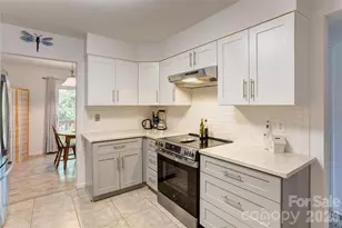 6608 Point Comfort Ln, Charlotte, NC 28226 - Photo 8