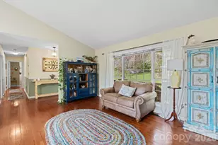 432 Hunters Glen Ln, Hendersonville, NC 28739 - Photo 6