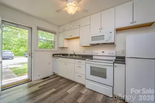 41 Trowbridge Ln, Brevard, NC 28712 - Photo 4