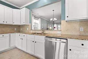 8080 Crater Lake Dr, Fort Mill, SC 29707 - Photo 4