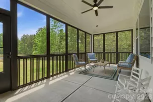 8105 Rolling Wheels Rd, Charlotte, NC 28215 - Photo 32