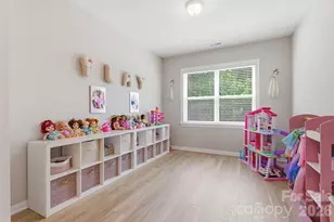 8105 Rolling Wheels Rd, Charlotte, NC 28215 - Photo 18