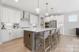 8105 Rolling Wheels Rd, Charlotte, NC 28215 - Photo 6