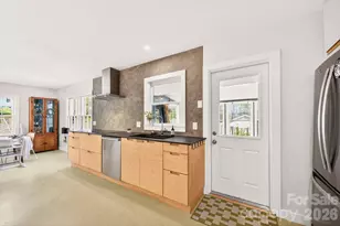 318 Stonewall Ave, Swannanoa, NC 28778 - Photo 10