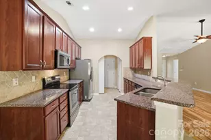 4275 Wiregrass Rd, Fort Mill, SC 29707 - Photo 10