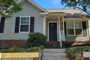 3716 Capps Hill Dr, Charlotte, NC 28216 - Photo 2