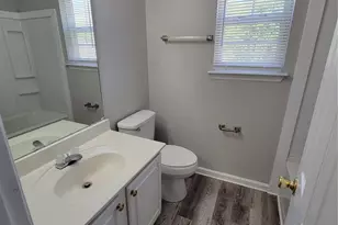 3716 Capps Hill Dr, Charlotte, NC 28216 - Photo 10