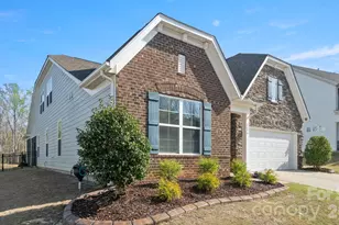 2696 Suffolk Pl, Fort Mill, SC 29715 - Photo 2