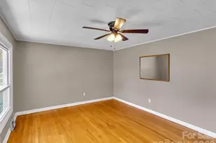 68 Skyview Dr, Waynesville, NC 28786 - Photo 12