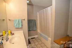 5146 Olde School Dr, Hickory, NC 28602 - Photo 14