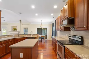 9903 Southampton Commons Dr, Charlotte, NC 28277 - Photo 6