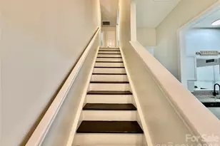 1938 Sunset Village Dr, Charlotte, NC 28216 - Photo 24