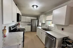 1327 Reid St, Statesville, NC 28677 - Photo 8