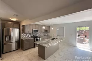 6814 Pence Rd, Charlotte, NC 28215 - Photo 10