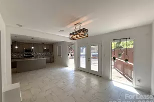 6814 Pence Rd, Charlotte, NC 28215 - Photo 8