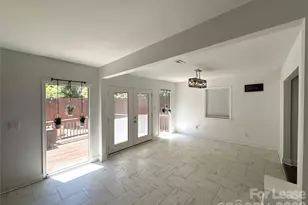 6814 Pence Rd, Charlotte, NC 28215 - Photo 14