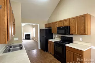 7206 Oakwinds Ct, Charlotte, NC 28269 - Photo 6