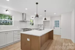3323 Lincoln Ln, Gastonia, NC 28056 - Photo 2