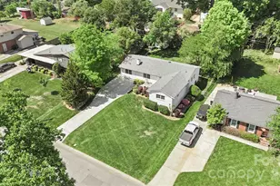 5322 Baker Dr, Charlotte, NC 28210 - Photo 2