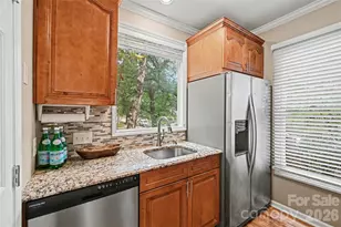 1109 E Morehead St, Charlotte, NC 28204 - Photo 2