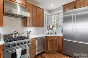 45 Creekside Wy, Burnsville, NC 28714 - Photo 18