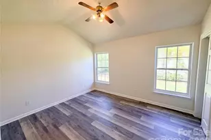 6032 Briggs Dr, Charlotte, NC 28269 - Photo 12