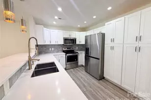 6032 Briggs Dr, Charlotte, NC 28269 - Photo 2