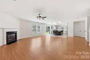 3902 Larkhaven Village Dr, Charlotte, NC 28215 - Photo 10