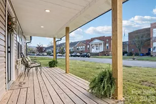 117 Virginia Ave, Waynesville, NC 28786 - Photo 4