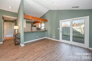 2745 Von Thuringer Ct, Charlotte, NC 28210 - Photo 8