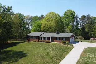 1320 Havenwood Dr, Morganton, NC 28655 - Photo 2