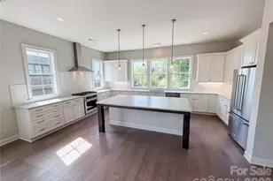 4018 City Homes Pl, Charlotte, NC 28209 - Photo 2