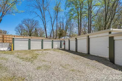 130 Oakland Hills Drive, Etowah, NC 28729 - Photo 10