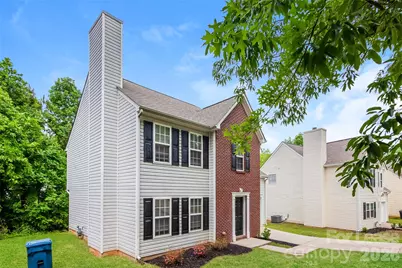 911 Grass Hollow Court, Charlotte, NC 28216 - Photo 2