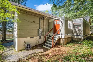 110 Chariton Ave, Hendersonville, NC 28739 - Photo 6