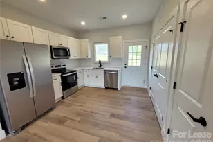 1214 B Pearl St, Statesville, NC 28677 - Photo 4