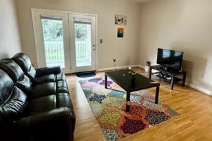 9811 Hyde Glen Ct, Charlotte, NC 28262 - Photo 2