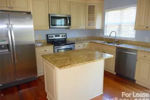 9205 Bellegarde Dr, Charlotte, NC 28277 - Photo 6