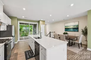 957 Portrush Ln, Tega Cay, SC 29708 - Photo 6