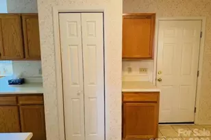 208 Dartcrest Dr, Hendersonville, NC 28792 - Photo 6